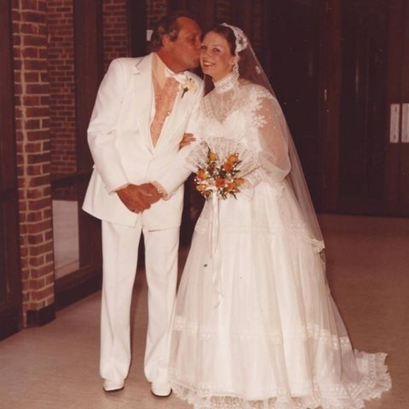 Meet your Posher, Sharon - Picture 1 of 1